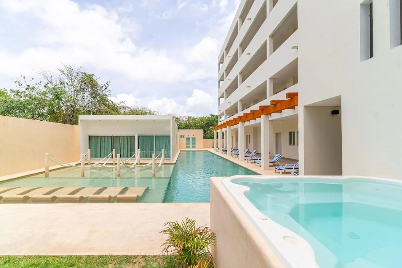 2 Bd Suite W Private Balcony, Gym And Rooftop Pool Playa del Carmen 0*,  Mexico