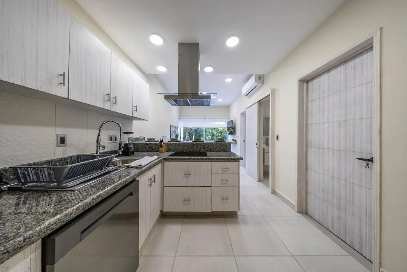 2 Bd Suite W Private Balcony, Gym And Rooftop Pool Playa del Carmen