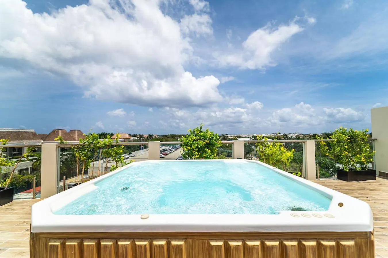 2 Bd Suite W Private Balcony, Gym And Rooftop Pool contacts