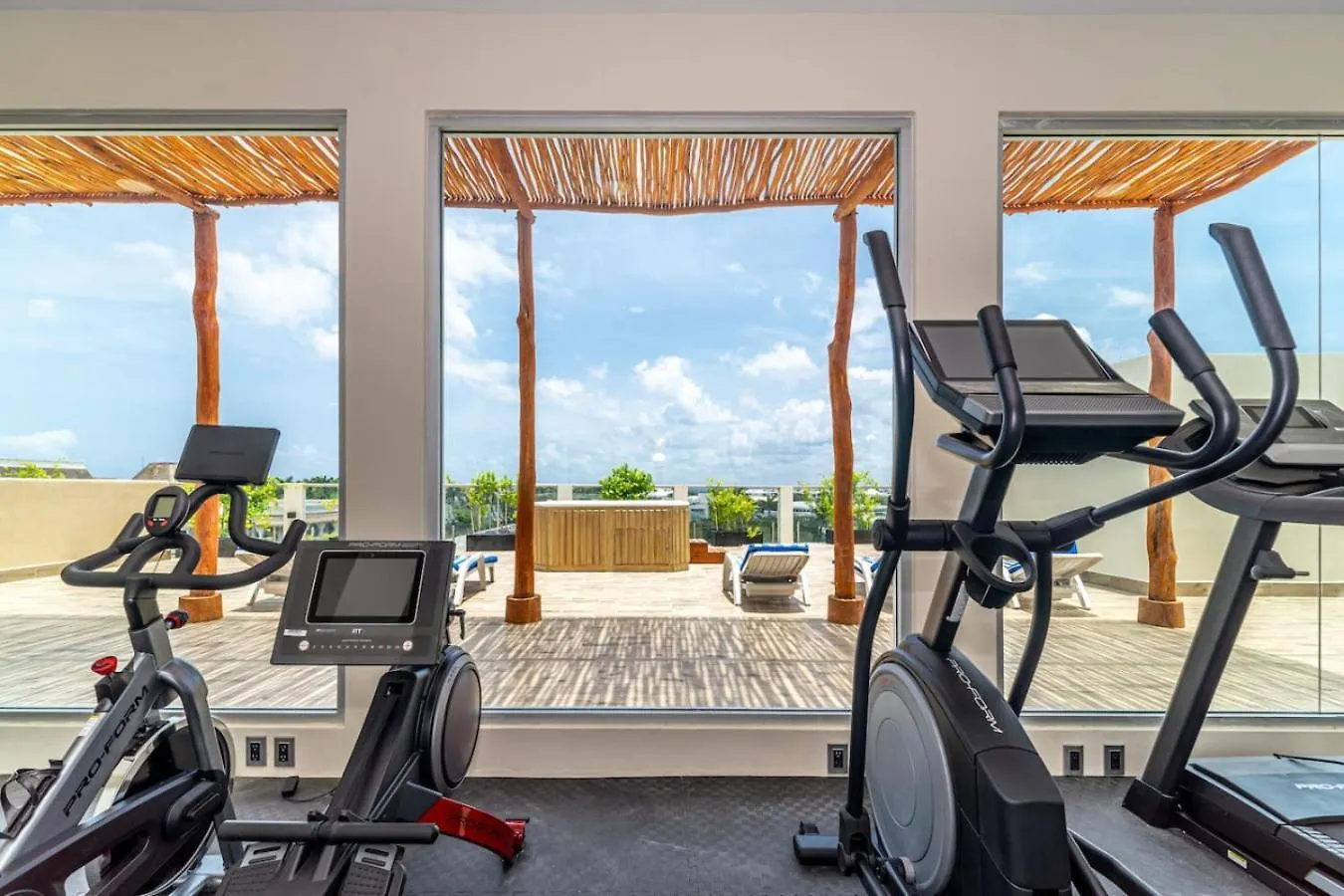 Feriehus 2 Bd Suite W Private Balcony, Gym And Rooftop Pool Playa del Carmen